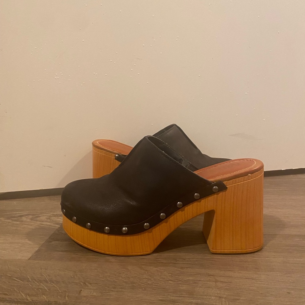 Mia mules